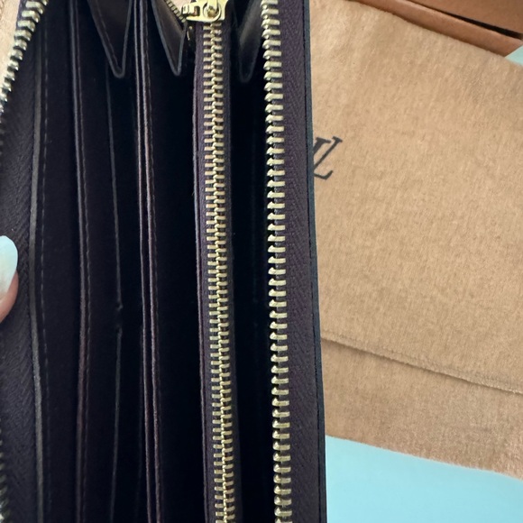 Louis Vuitton Monogram vernis dark brown Wallet - Picture 3 of 11